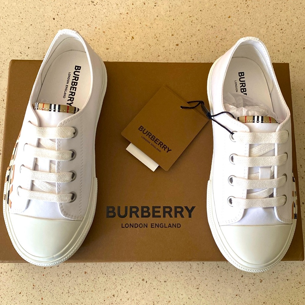 Burberry Unisex Kids Mini Larkhall Optic White Sneaker.  NIB.